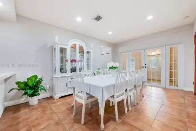 6350 NW 39th Ter, Virginia Gardens, FL 33166 - Photo 8