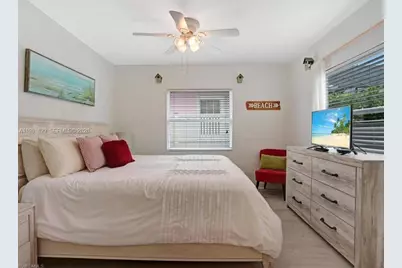 856 N 98, Naples, FL 34108 - Photo 14