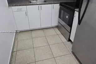 690 NE 123rd St, North Miami, FL 33161 - Photo 6