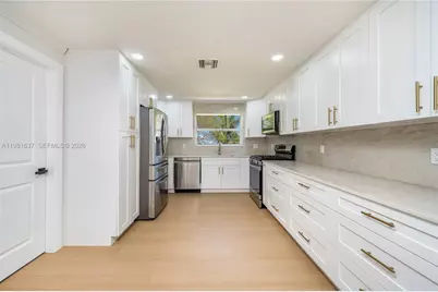 9361 SW 16th St, Miami, FL 33165 - Photo 6