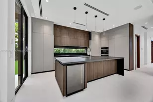 4231 SW 11th St, Miami, FL 33134 - Photo 2