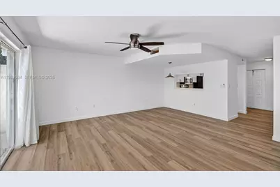 101 E Half Moon Cir #B, Hypoluxo, FL 33462 - Photo 16