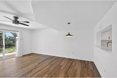 101 E Half Moon Cir #B, Hypoluxo, FL 33462 - Photo 14