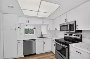 101 E Half Moon Circle, Hypoluxo, FL 33462 - Photo 10