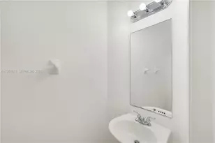 1166 NW 100th Ave, Pembroke Pines, FL 33024 - Photo 20