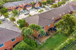 1166 NW 100th Ave, Pembroke Pines, FL 33024 - Photo 32