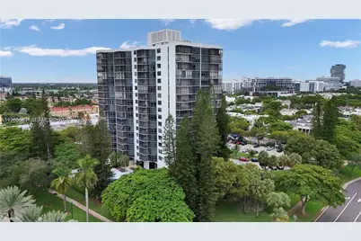 20100 W Country Club Dr #1704, Aventura, FL 33180 - Photo 1