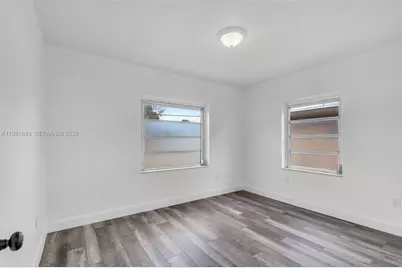 2166 NW 18th St, Miami, FL 33125 - Photo 14