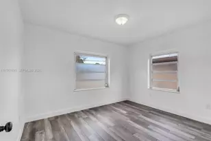 2166 NW 18th St, Miami, FL 33125 - Photo 14