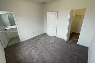 969 NE 211th St, Miami, FL 33179 - Photo 10