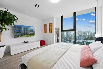 121 NE 34th St #PH3204, Miami, FL 33137 - Photo 12