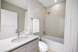 121 NE 34th St, Miami, FL 33137 - Photo 24