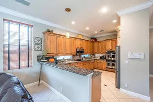 3182 SW 189th Ave, Miramar, FL 33029 - Photo 10