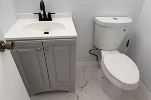 764 SW 106th Ave, Pembroke Pines, FL 33025 - Photo 8