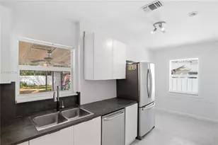 1431 NW 30th St, Miami, FL 33142 - Photo 16