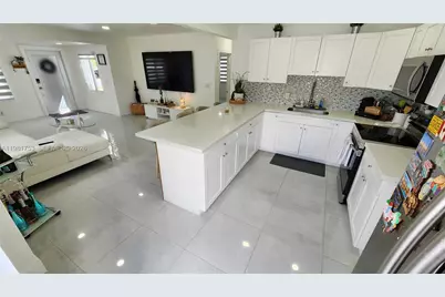 734 W 32nd St #734, Hialeah, FL 33012 - Photo 8