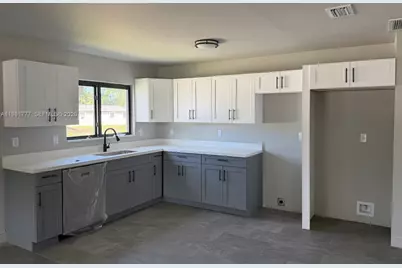 2806 NW 9th Ct, Fort Lauderdale, FL 33311 - Photo 2