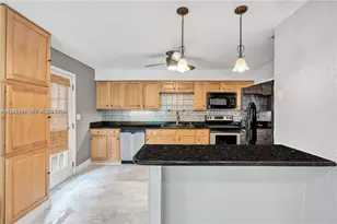 735 NE 38th St, Oakland Park, FL 33334 - Photo 4