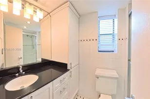 20300 W Country Club Dr, Aventura, FL 33180 - Photo 28