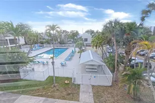 20300 W Country Club Dr, Aventura, FL 33180 - Photo 40