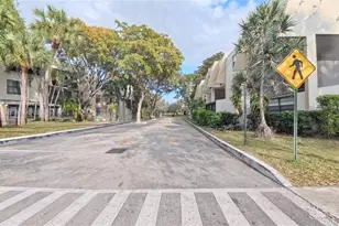 20300 W Country Club Dr, Aventura, FL 33180 - Photo 4