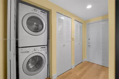 275 NE 18th St #808, Miami, FL 33132 - Photo 16