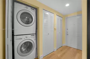 275 NE 18th St, Miami, FL 33132 - Photo 16