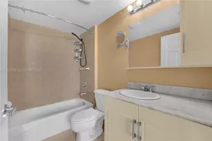 275 NE 18th St, Miami, FL 33132 - Photo 14