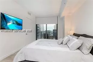 45 SW 9th St, Miami, FL 33130 - Photo 16