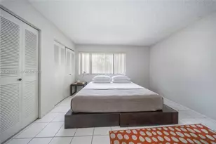 10710 NW 7th St, Miami, FL 33172 - Photo 10