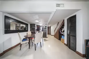 10710 NW 7th St, Miami, FL 33172 - Photo 2