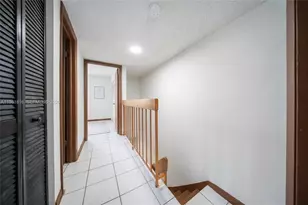 10710 NW 7th St, Miami, FL 33172 - Photo 8