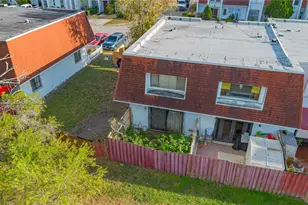 10710 NW 7th St, Miami, FL 33172 - Photo 16