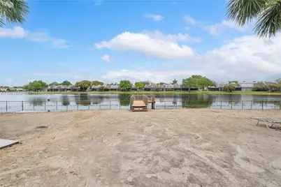 1101 Colony Point Cir #101, Pembroke Pines, FL 33026 - Photo 8