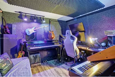 11331 NW 37th St, Sunrise, FL 33323 - Photo 18