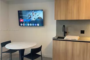 121 NE 5th St, Miami, FL 33132 - Photo 14