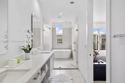 1034 NE 18th Ave #205, Fort Lauderdale, FL 33304 - Photo 18