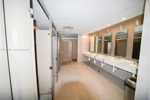 488 NE 18th St, Miami, FL 33132 - Photo 58