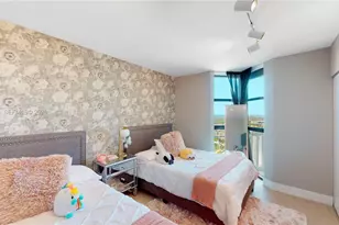 1000 W Island Blvd, Aventura, FL 33160 - Photo 16