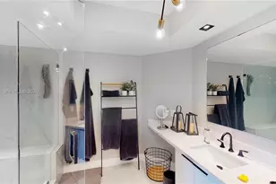 1000 Island Blvd, Aventura, FL 33160 - Photo 10