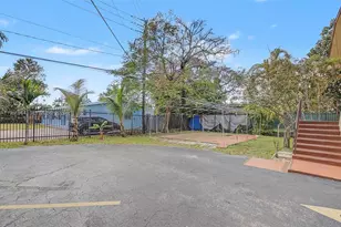 60 NW 79th St, Miami, FL 33150 - Photo 16