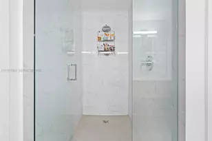 16385 Biscayne Blvd, North Miami Beach, FL 33160 - Photo 22