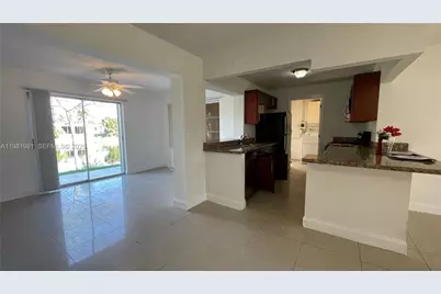 621 NW 38th Pl, Deerfield Beach, FL 33064 - Photo 2