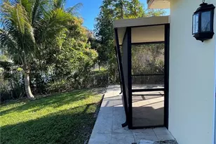 621 NW 38th Pl, Deerfield Beach, FL 33064 - Photo 18