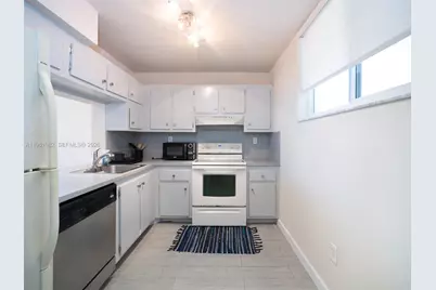 1665 Bay Rd #421, Miami Beach, FL 33139 - Photo 2