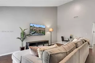 2056 SW 81st Way, Davie, FL 33324 - Photo 4