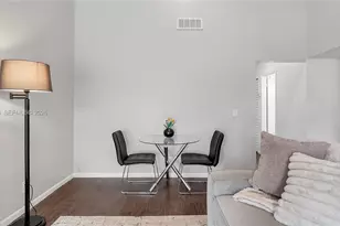 2056 SW 81st Way, Davie, FL 33324 - Photo 8