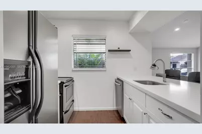 2056 SW 81st Way, Davie, FL 33324 - Photo 10