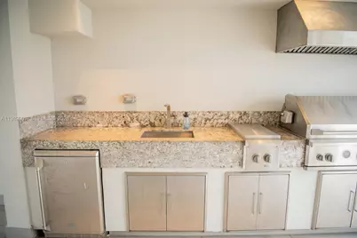 6436 NW 104th Ct, Doral, FL 33178 - Photo 8