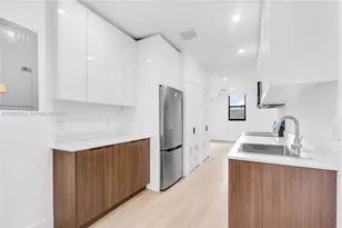 1037 NW 2nd St, Miami, FL 33128 - Photo 2